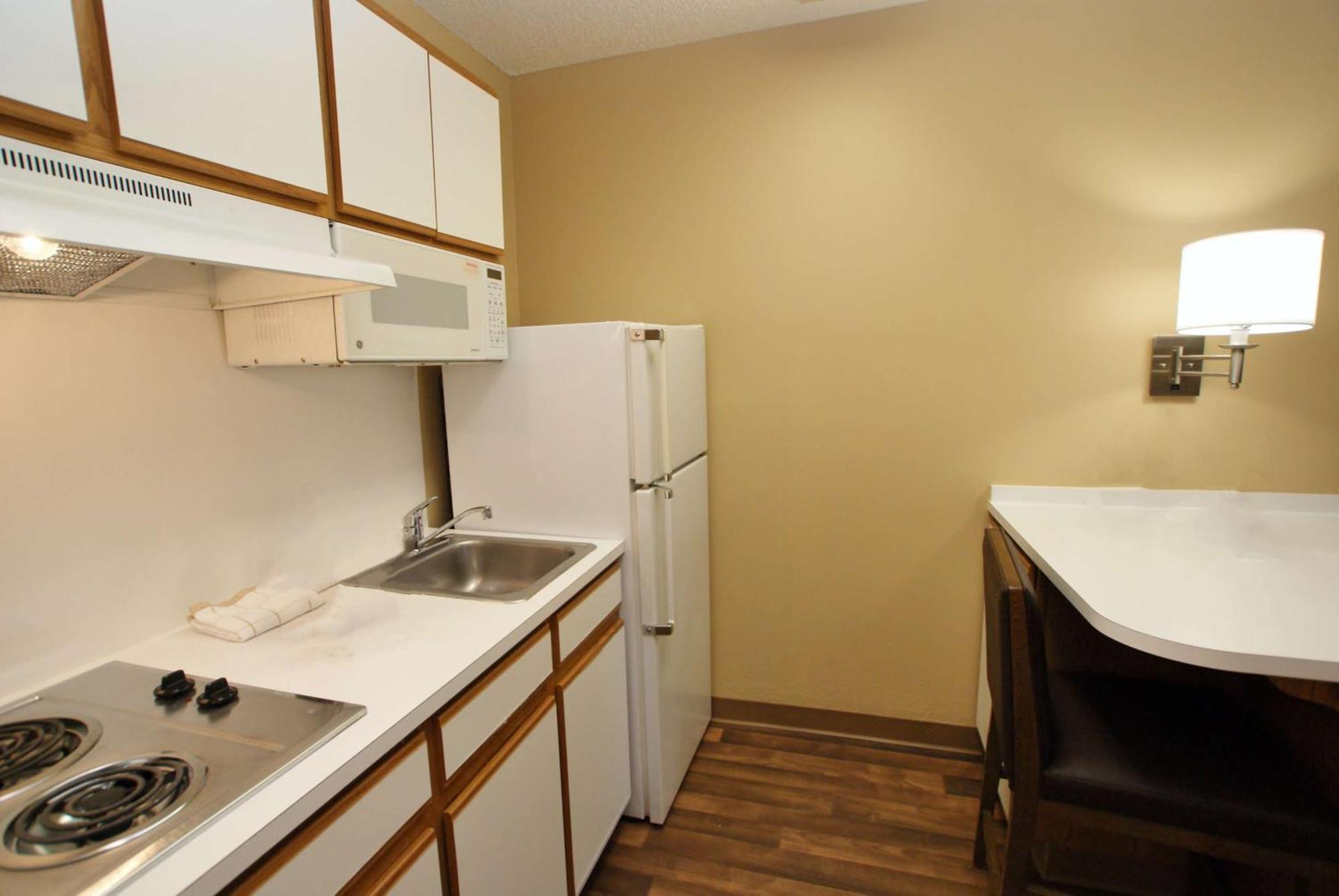 Extended Stay America Select Suites - Durham - University - Ivy Creek Blvd Ngoại thất bức ảnh
