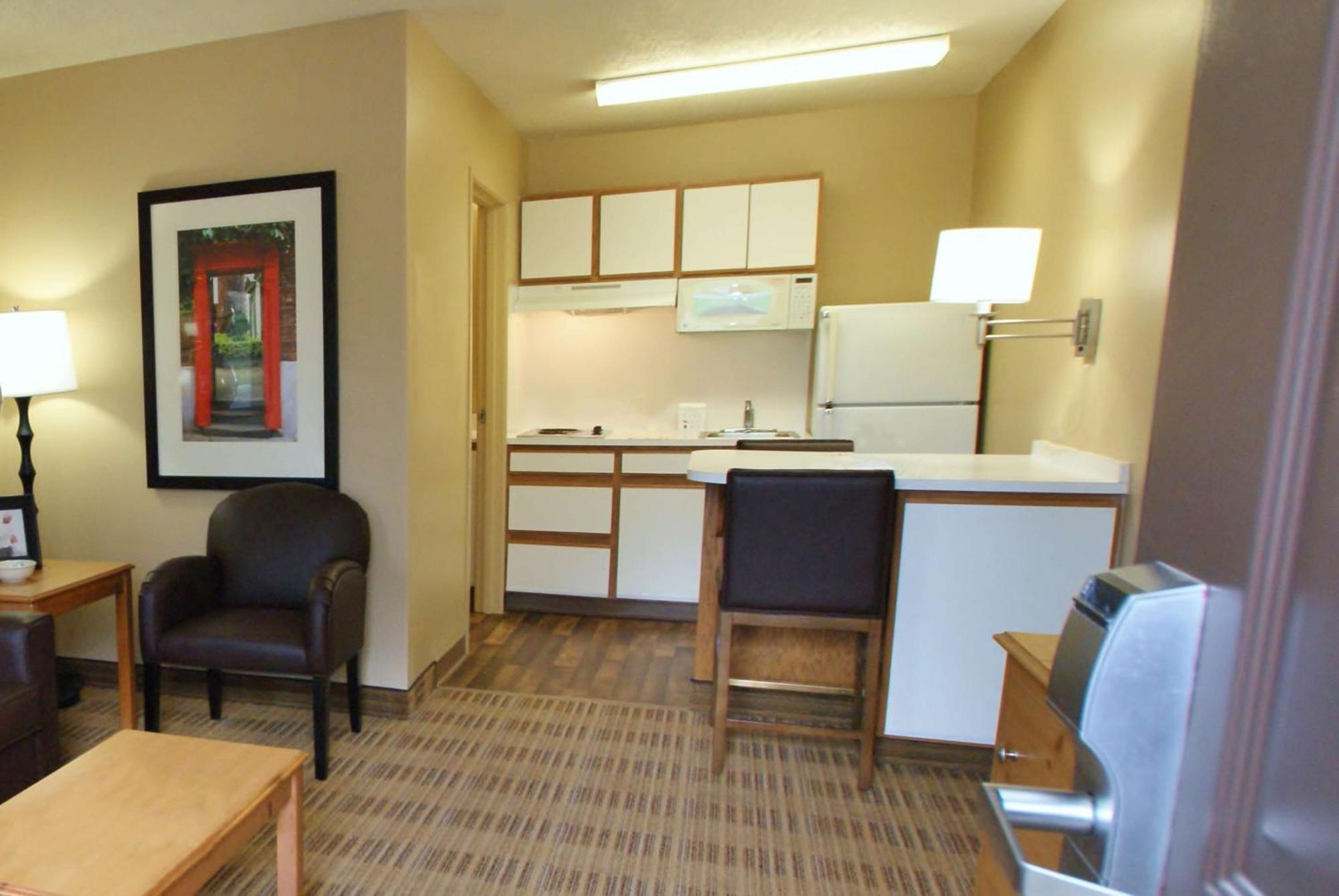 Extended Stay America Select Suites - Durham - University - Ivy Creek Blvd Ngoại thất bức ảnh
