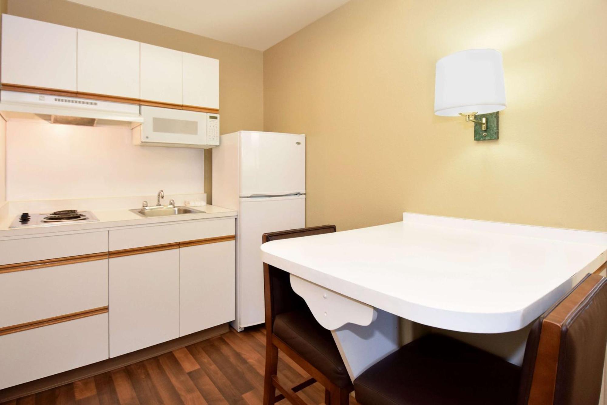 Extended Stay America Select Suites - Durham - University - Ivy Creek Blvd Ngoại thất bức ảnh