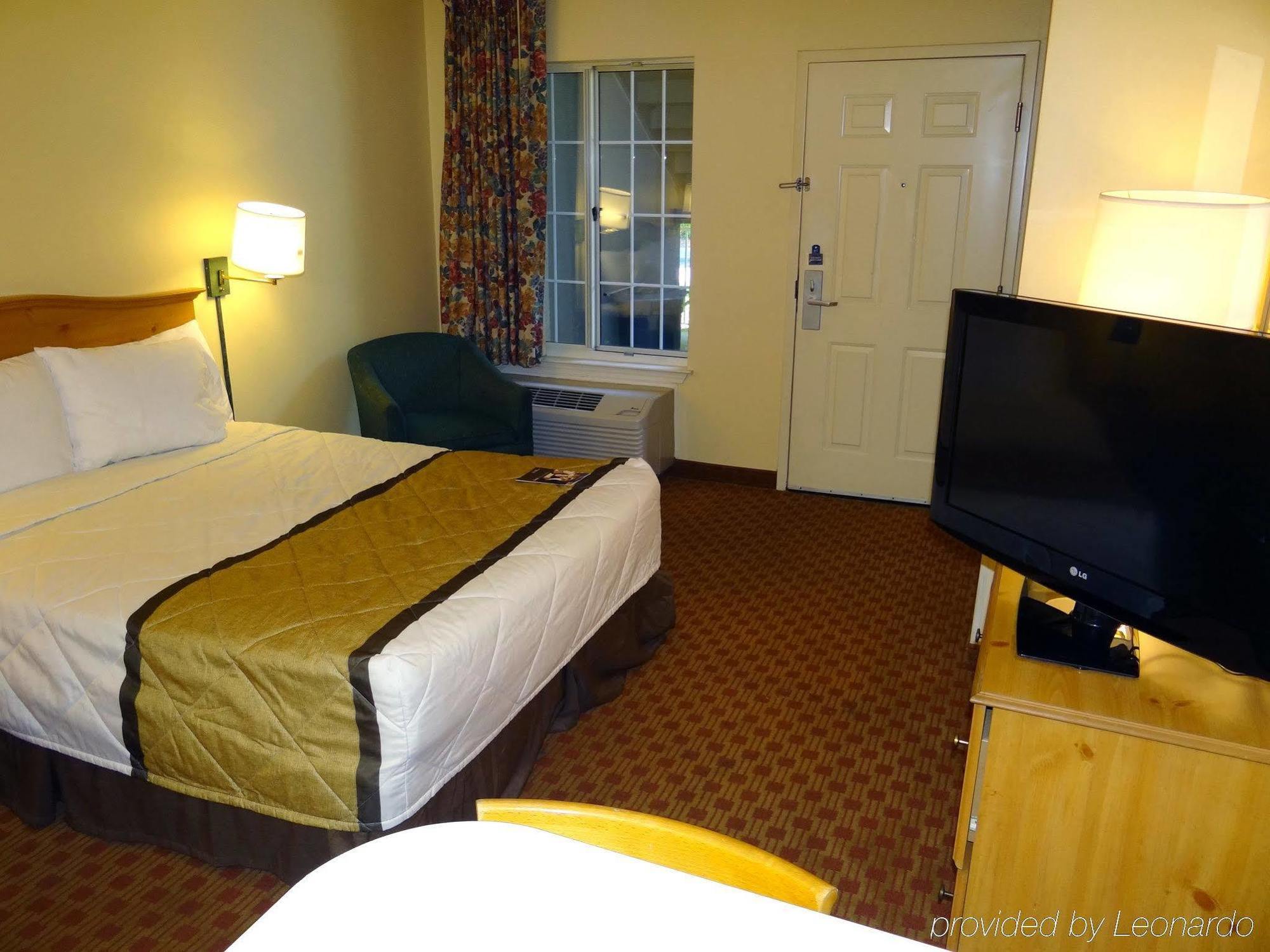 Extended Stay America Select Suites - Durham - University - Ivy Creek Blvd Ngoại thất bức ảnh
